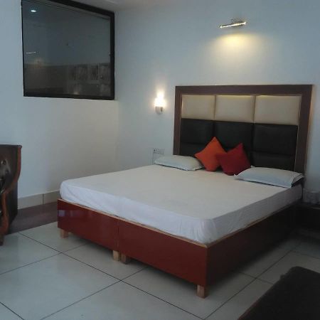 Patiāla Hotel Kings Retreat מראה חיצוני תמונה