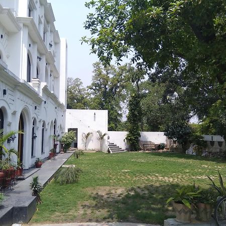 Patiāla Hotel Kings Retreat מראה חיצוני תמונה