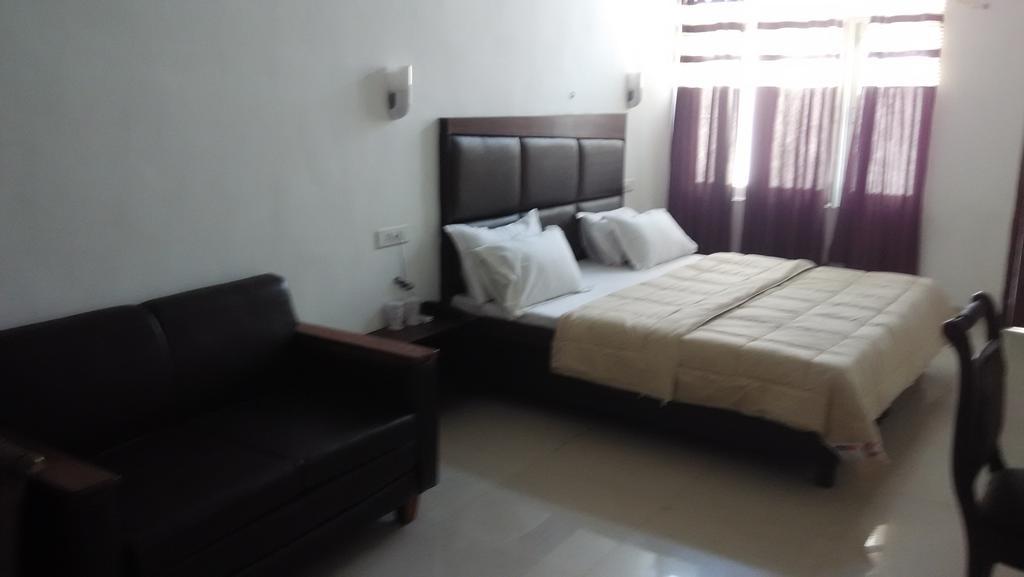 Patiāla Hotel Kings Retreat מראה חיצוני תמונה