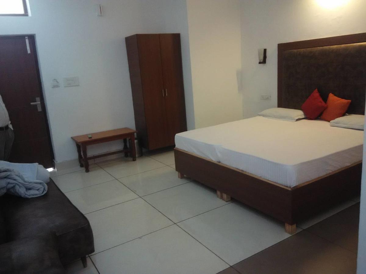 Patiāla Hotel Kings Retreat מראה חיצוני תמונה